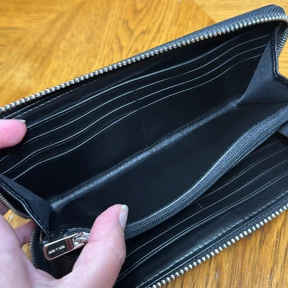 COACH SIGNATURE OUTLINE WITH STRIPE ACCORDION ZIP WALLET - Picture 11 of 16